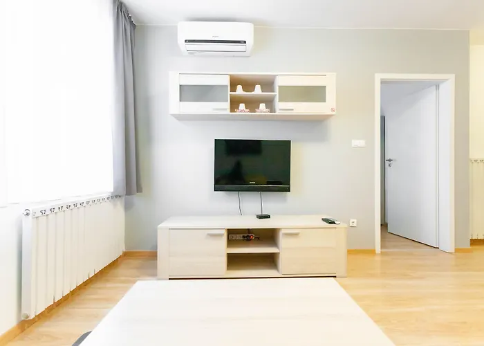 Maple Tree Budget Apartments