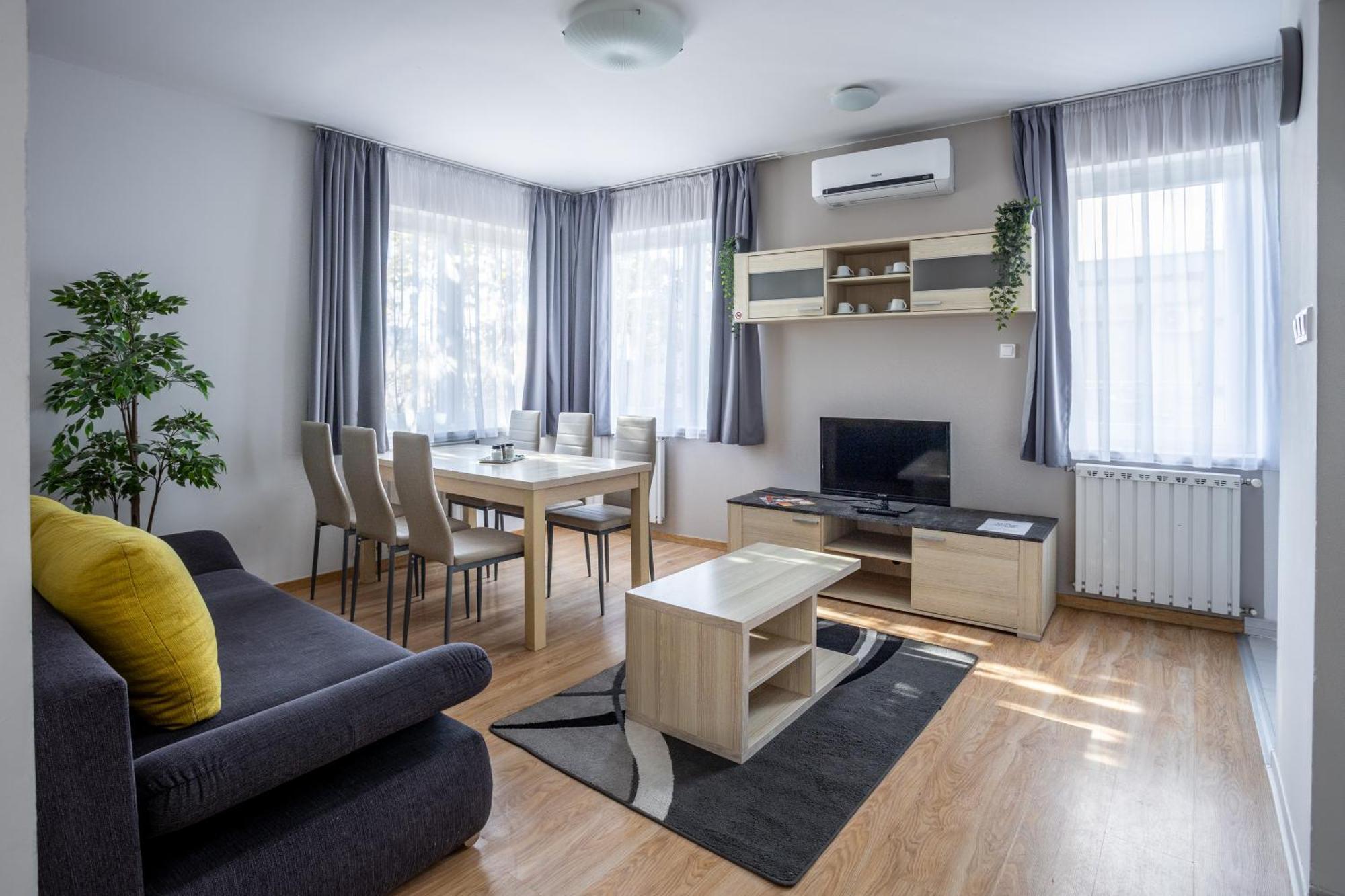 Maple Tree Budget Apartament